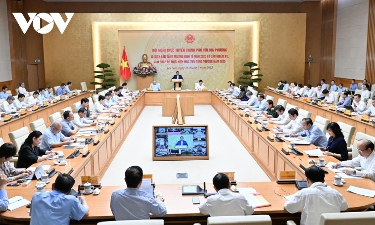 PM Chinh urges nationwide push to reach 8.3-8.5% economic growth in 2025